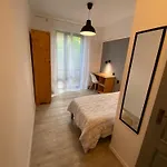 Hostel Elles