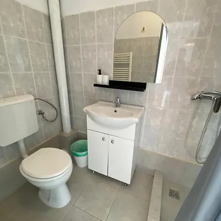 Elles Hostel *