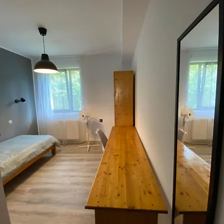 Elles Hostel *