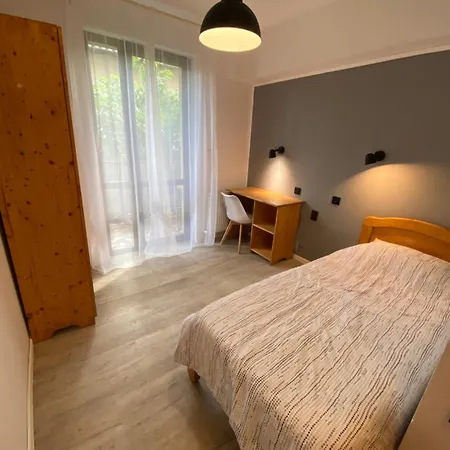 Elles Hostel